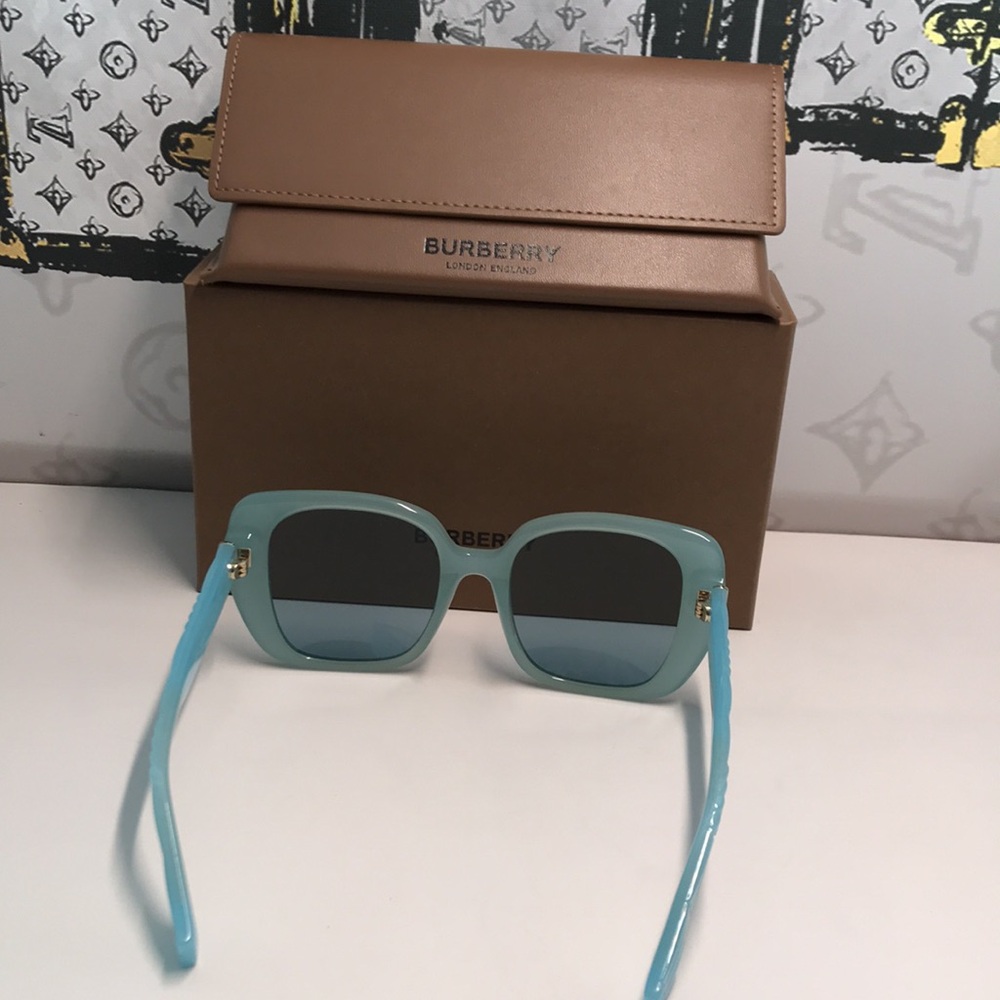NEW AUTHENTIC Burberry Blue Women's Sunglasses BE4371 4086 - Picture 9 of 13